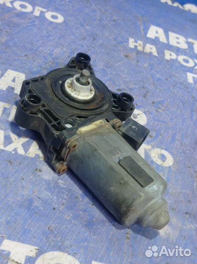 Моторчик стеклоподъемника Mercedes-Benz W220 седан