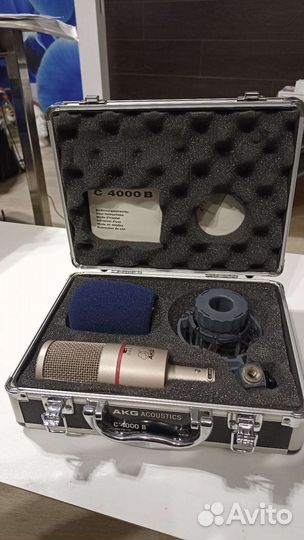 Студийный конденсаторный микрофон AKG C 4000 B
