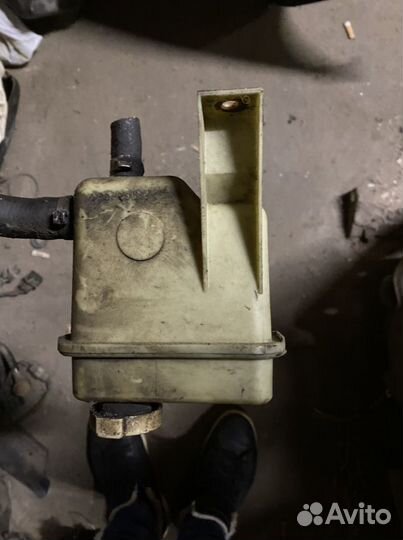 Бочек гидроусилителя Mitsubishi carisma