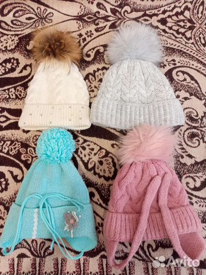 Шапка с помпоном