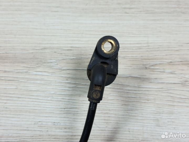 Датчик скорости ABS задний левый Peugeot Citroen
