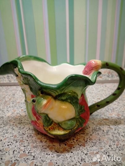 Чайник, кувшин и молочник керамические