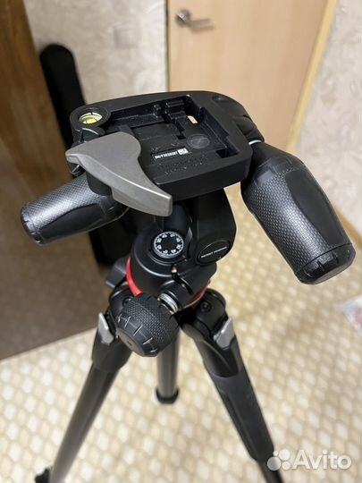 Штатив Manfrotto 290 Xtra с 3D-головкой