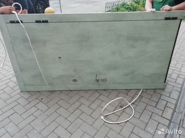 Дверь входная металлическая правая бу