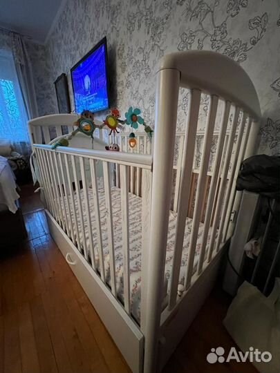 Детская кроватка