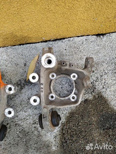 Бмв е60 задний поворотный кулак цапфа ступица