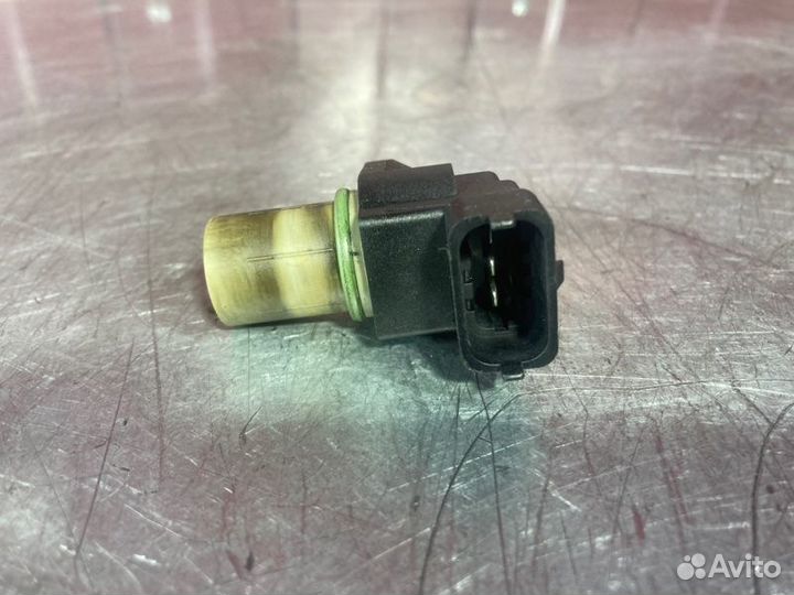 Датчик распредвала Mercedes C-Class W203 OM611 2.2