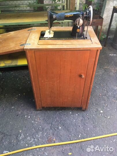 Швейная машина пмз им Калинина с тумбой