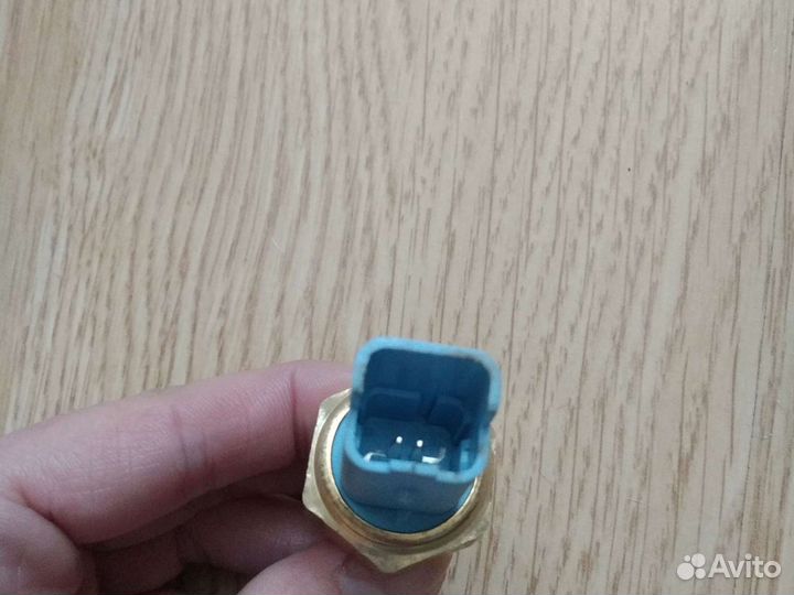 Датчик заднего хода Nissan/ Renault