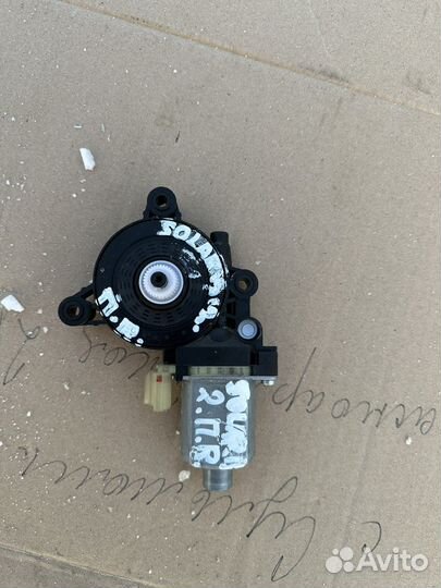 Моторчик стеклоподъемника перед правый Solaris 2