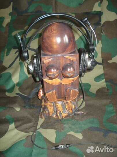 Подставка под наушники