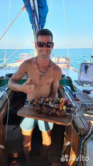 Морские прогулки, аренда яхты в Ялте