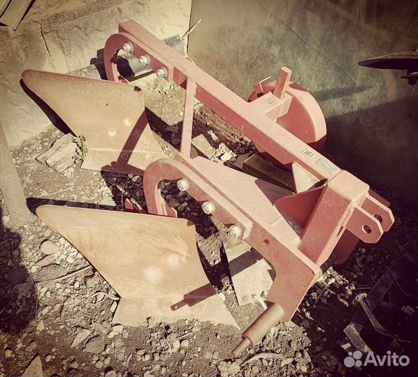 Плуг на минитрактор