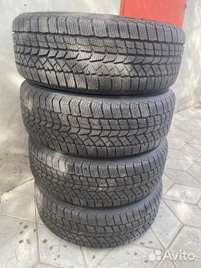 Douglas Performance 215/60 R16