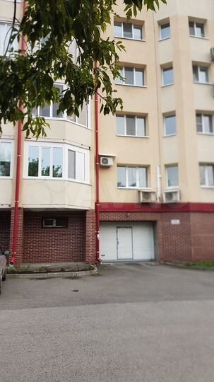 Машиноместо, > 30 м²