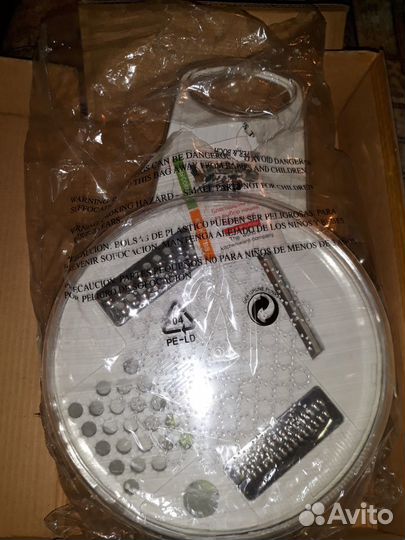 Новая круглая терка Mayer & Boch с 4-мя насадками