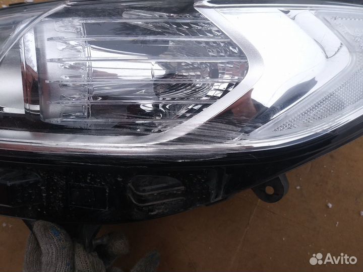Фара левая Ford Mondeo 5