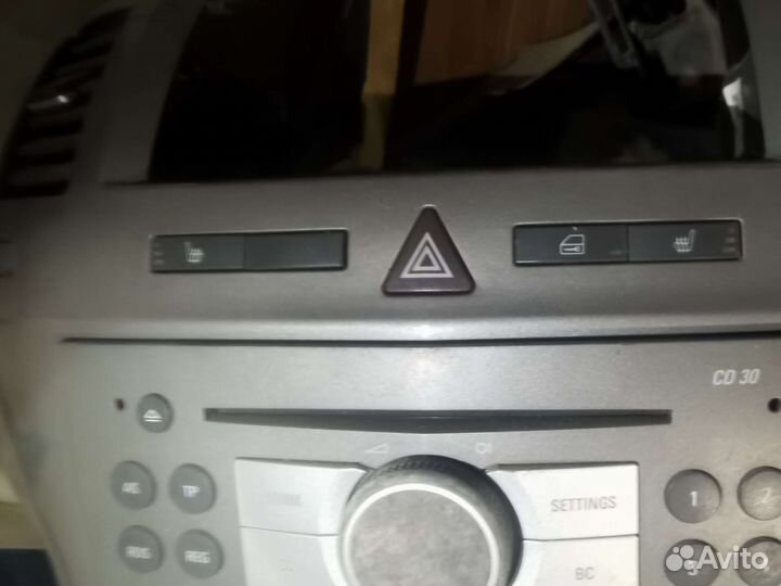 Блок кнопок аварийки Опель Зафира В