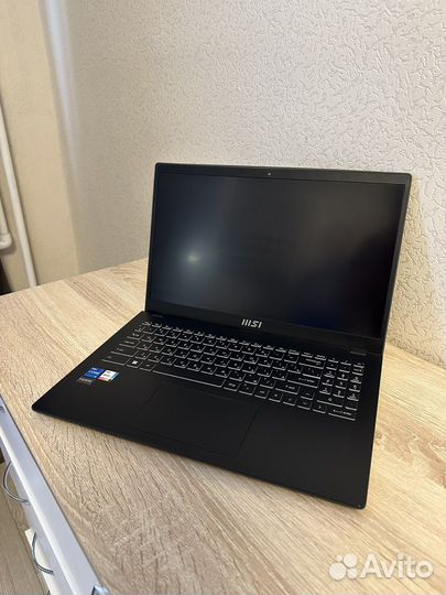 Ноутбук MSI