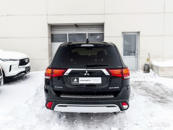 Mitsubishi Outlander 2.0 CVT, 2018, 105 129 км