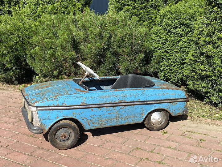 Машинка Москвич СССР педальная