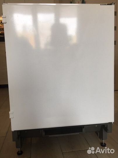 Встраиваемый холодильник Electrolux ERN1200 FOW