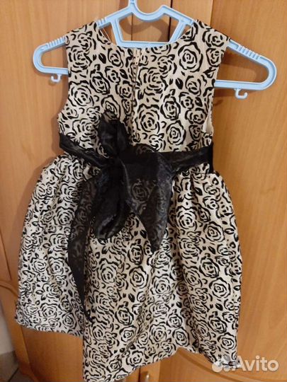Платье для девочки новое 2- 3 года, 98 см