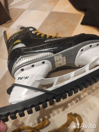 Хоккейные коньки bauer