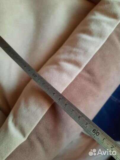 Лежанка для животных новая, на замках