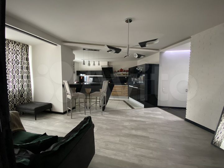 3-к. квартира, 81,9 м², 15/18 эт.