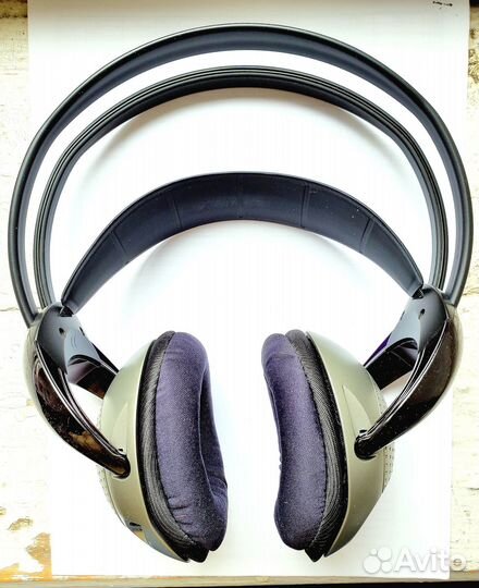 Беспроводные наушники philipsshc2000 новые