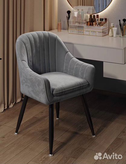 Мягкий стул со спинкой