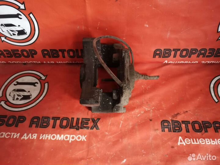 Суппорт задний правый Mercedes Benz w220