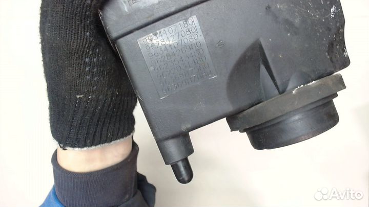 Корпус воздушного фильтра Peugeot 206, 2002