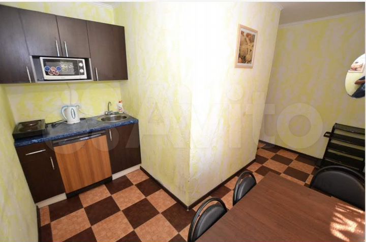 2-к. квартира, 42 м², 1/3 эт.