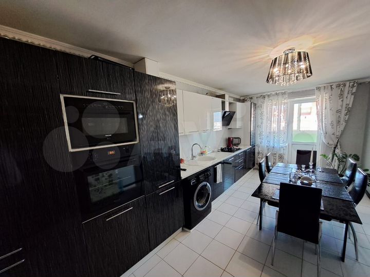 3-к. квартира, 83 м², 9/10 эт.