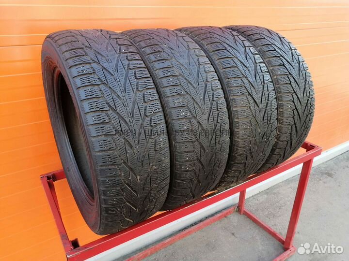Nokian Tyres Hakkapeliitta R2 SUV 215/60 R17 96T