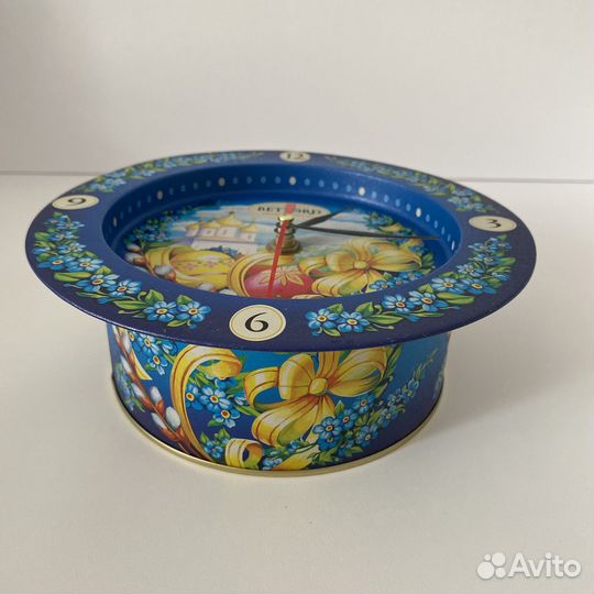 Коробка жестяная с часами