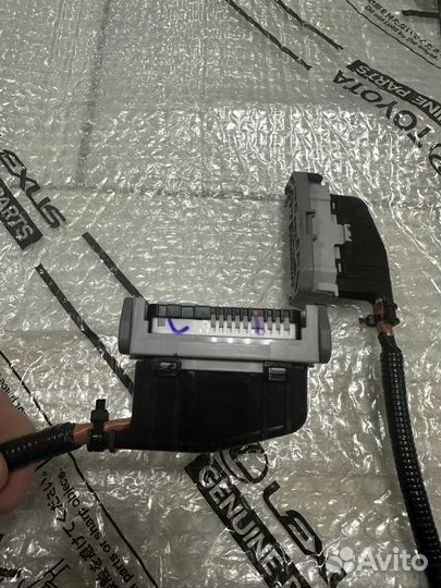 Штекер фары на toyota camry 70-75