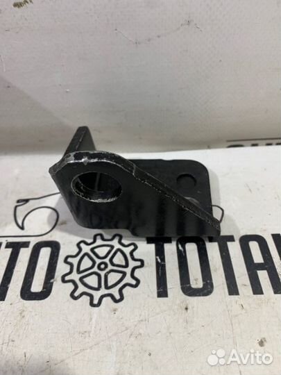 Кронштейн Audi Q5 8R CDN 2011