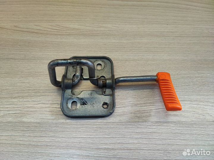 Замок капота Volkswagen Polo