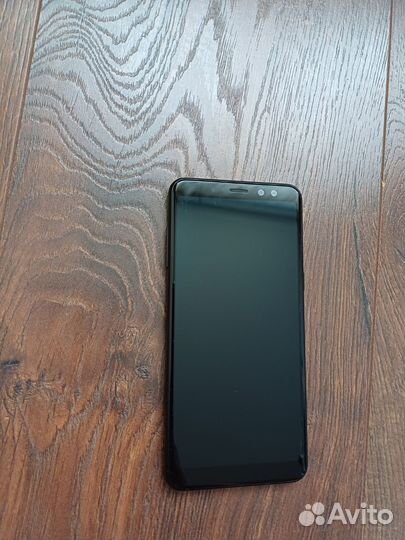 Samsung Galaxy A8 (2018), 4/32 ГБ