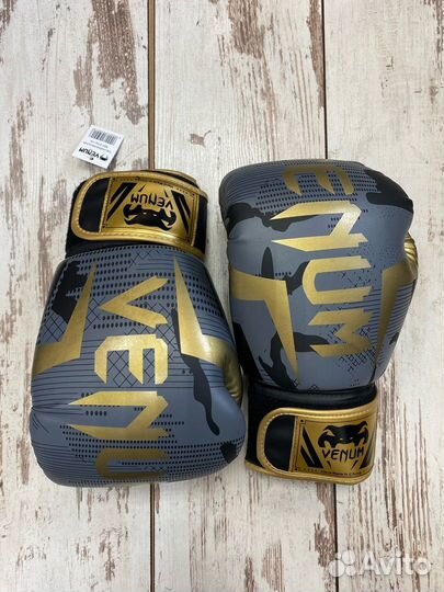 Боксерские перчатки Venum 16 OZ