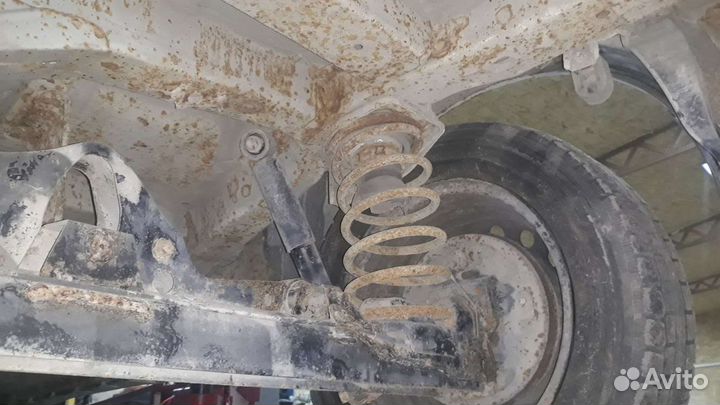 Пружины задние nissan presage u30