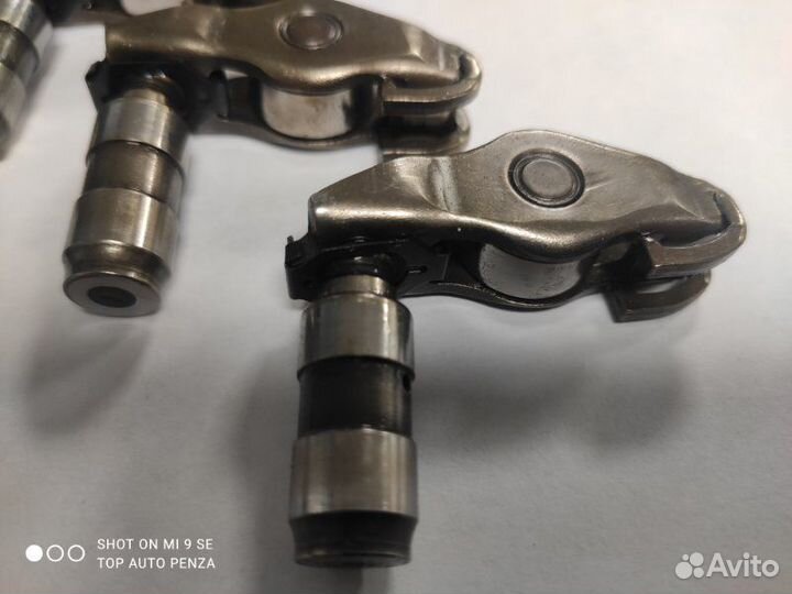 Коромысло впускного клапана Audi A6 C7 cdnb 2012