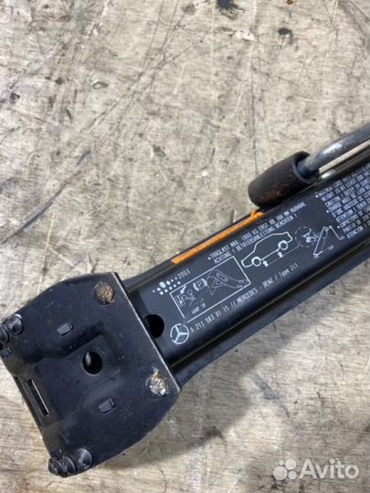 Домкрат Mercedes-Benz E-Class W211 M113E50