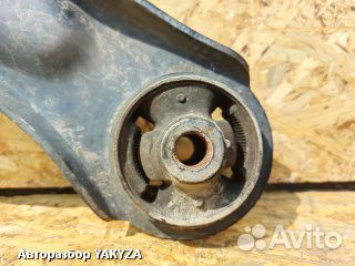 Передний правый рычаг бумеранг Хендай Туксон 3