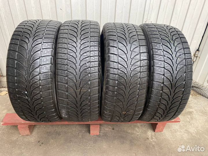 Bridgestone Blizzak LM-32 215/45 R17