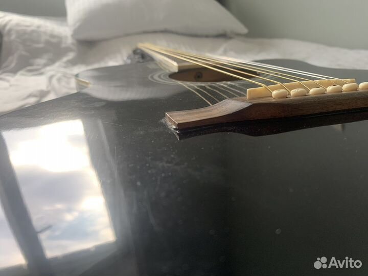 Электроакустическая гитара