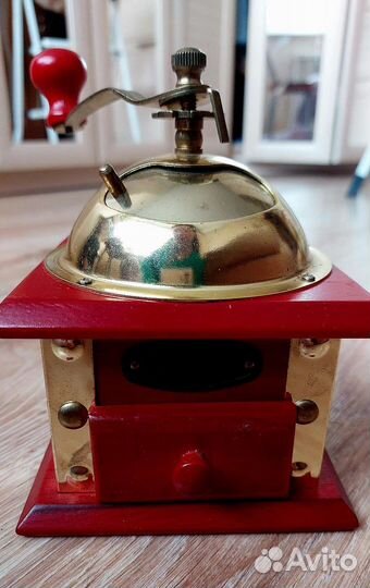 Ручная кофемолка